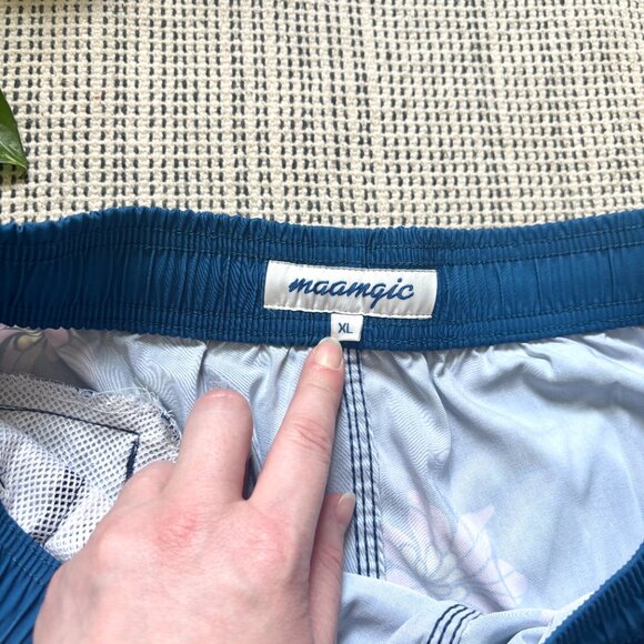 Bundle Maamgic Chinowave floral swim trunks - Picture 4 of 9